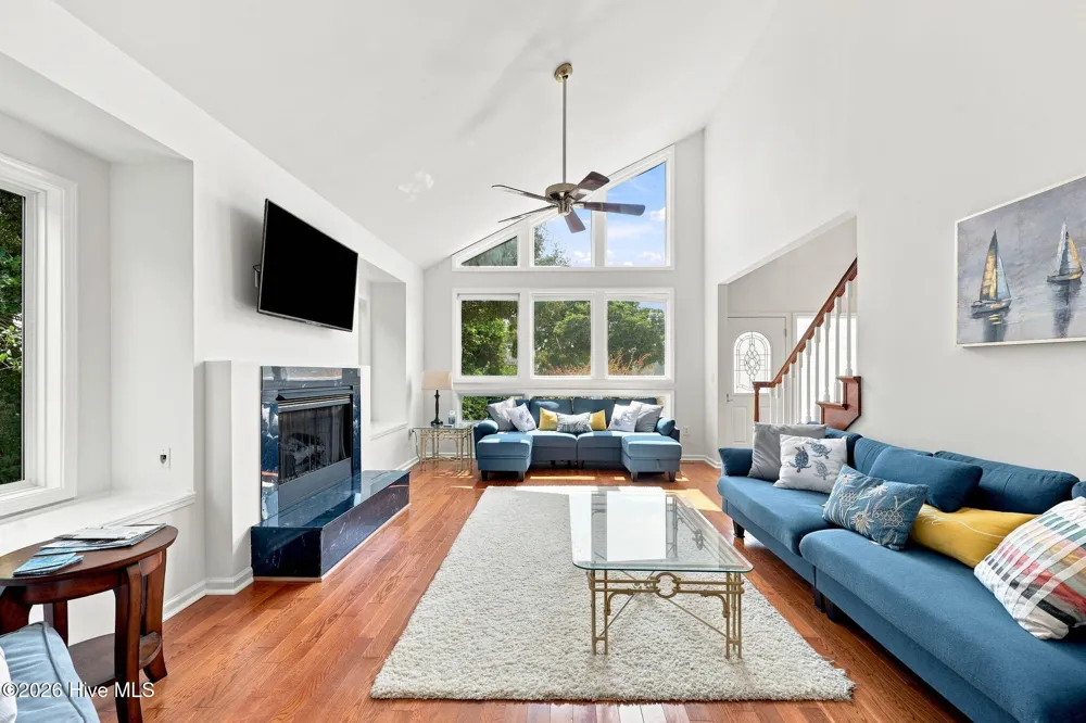 109 Oakleaf Drive Pine Knoll Shores, NC 28512