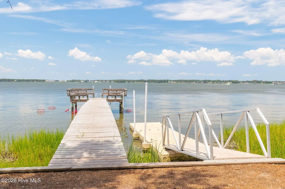 109 Oakleaf Drive Pine Knoll Shores, NC 28512