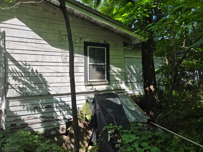 2 Hewlett Rd Montville, NJ 07082
