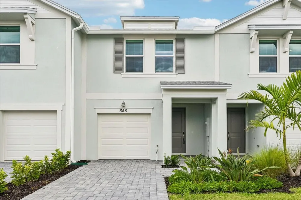 658 Salisbury Circle Fort Pierce, FL 34982