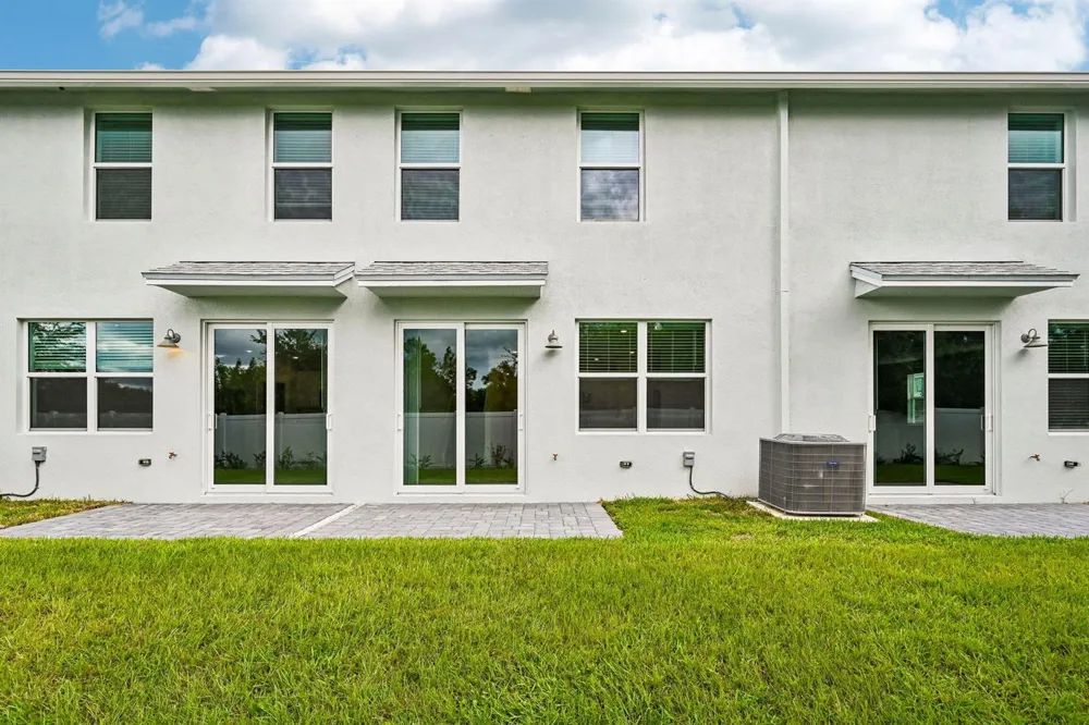 658 Salisbury Circle Fort Pierce, FL 34982