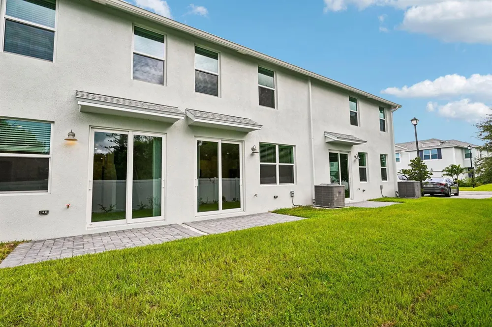 658 Salisbury Circle Fort Pierce, FL 34982