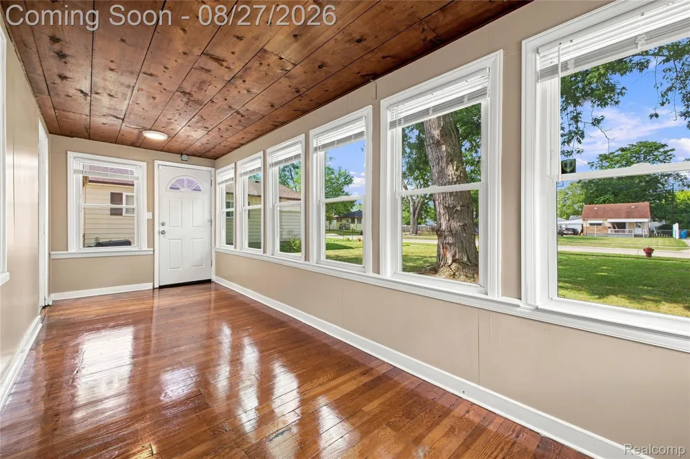 4697 Kingston Street Dearborn Heights City, MI 48125