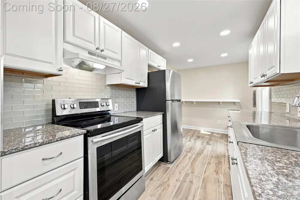 4697 Kingston Street Dearborn Heights City, MI 48125