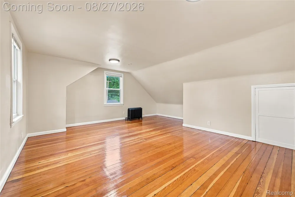 4697 Kingston Street Dearborn Heights City, MI 48125