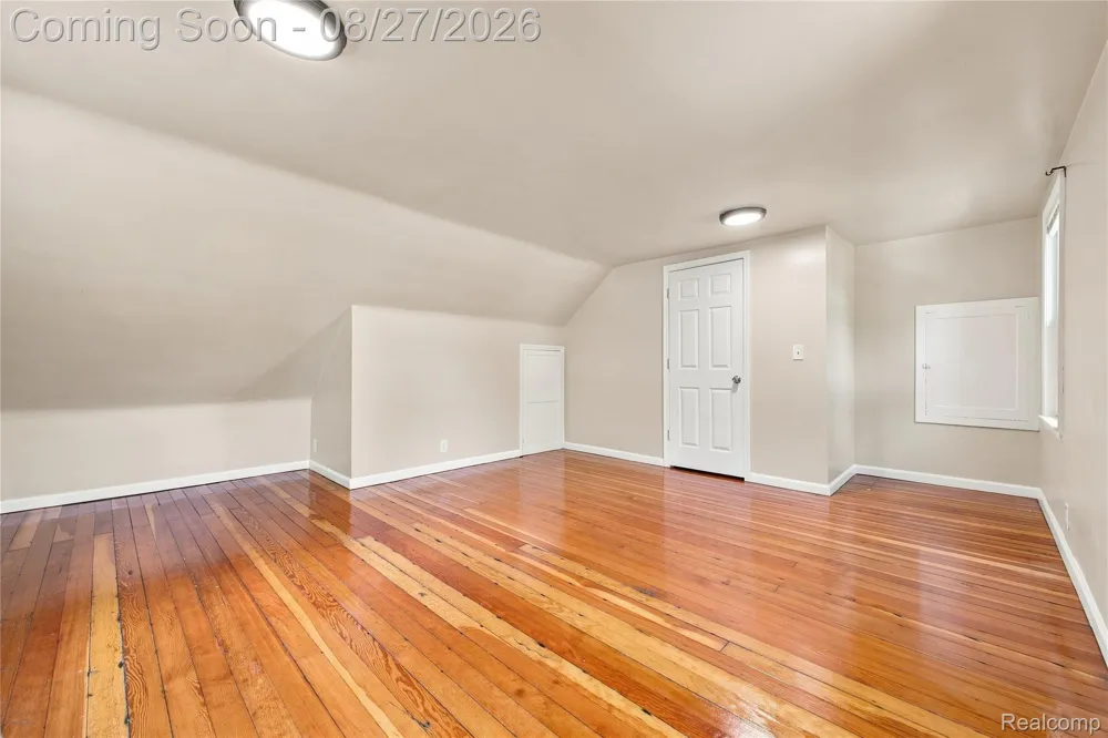 4697 Kingston Street Dearborn Heights City, MI 48125