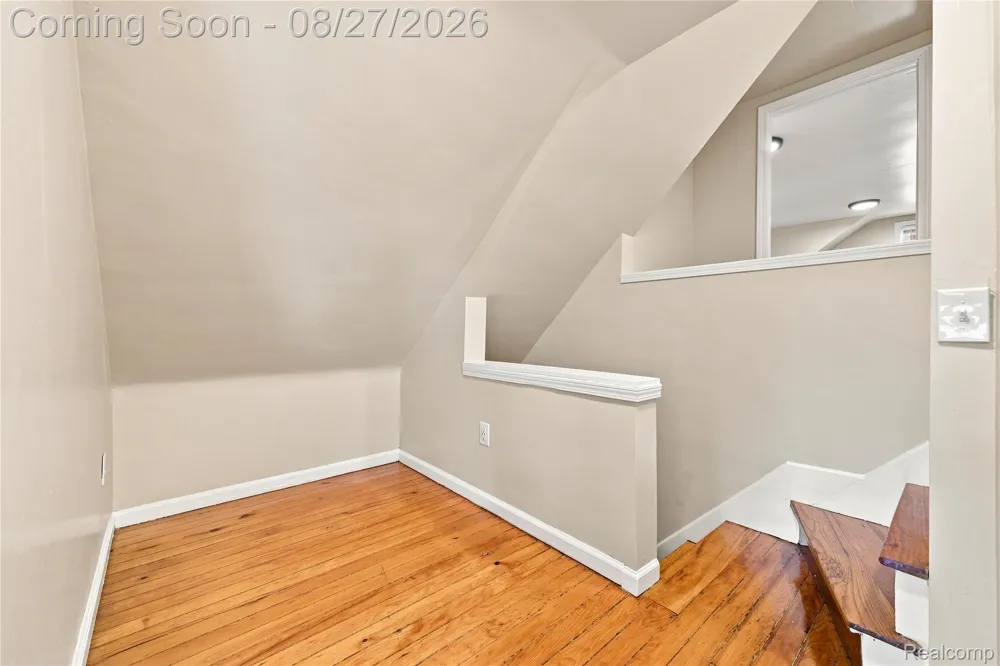 4697 Kingston Street Dearborn Heights City, MI 48125