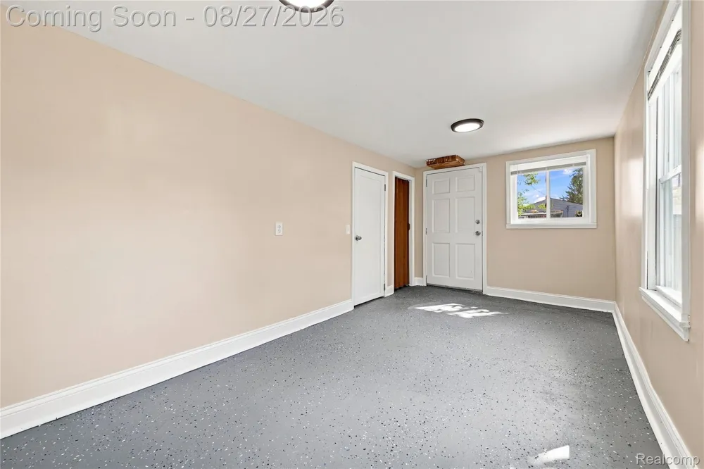 4697 Kingston Street Dearborn Heights City, MI 48125