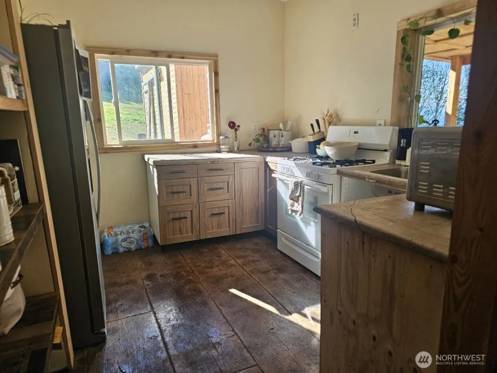 218 Bowen Road #84 Mossyrock, WA 98564