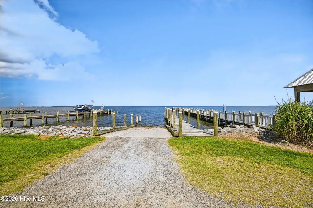 102 Blue Heron Cove Moyock, NC 27958