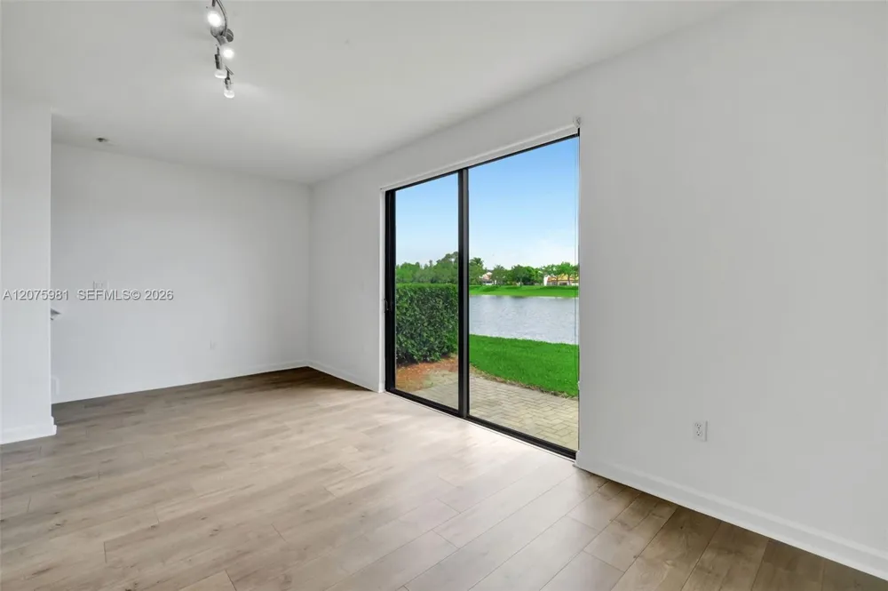 465 NE 194th Ter #465 Miami, FL 33179