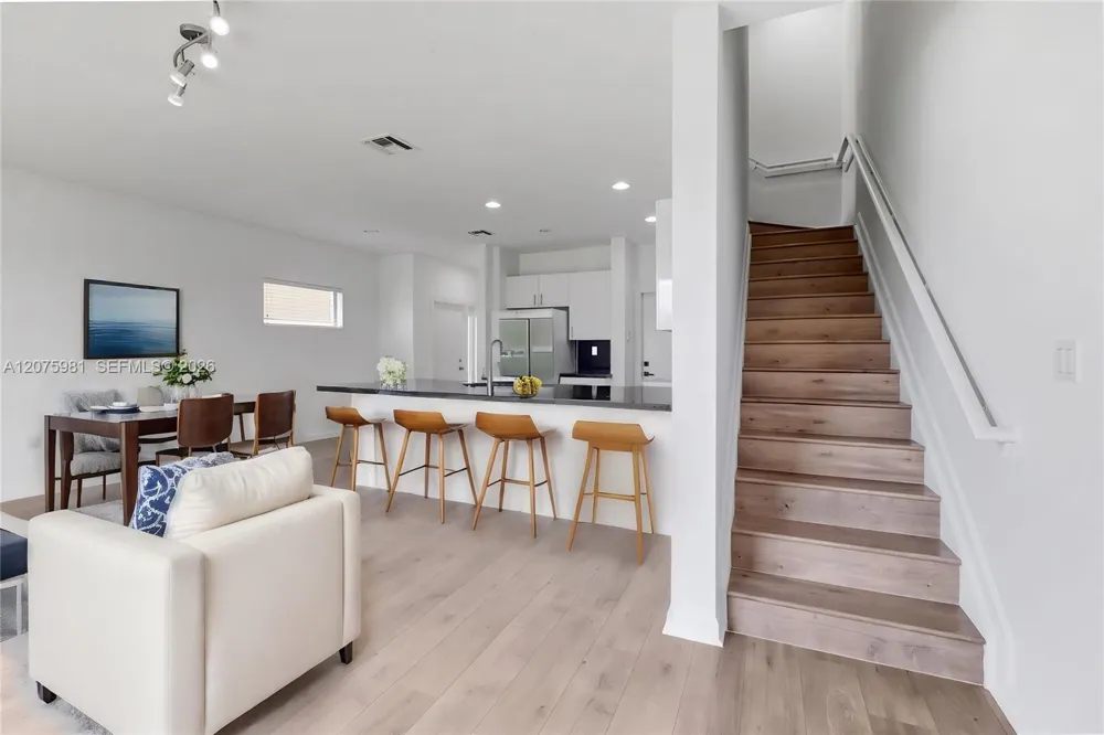 465 NE 194th Ter #465 Miami, FL 33179