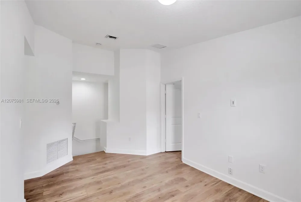 465 NE 194th Ter #465 Miami, FL 33179