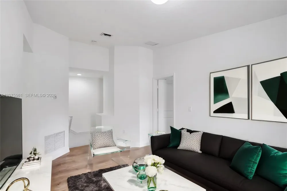 465 NE 194th Ter #465 Miami, FL 33179