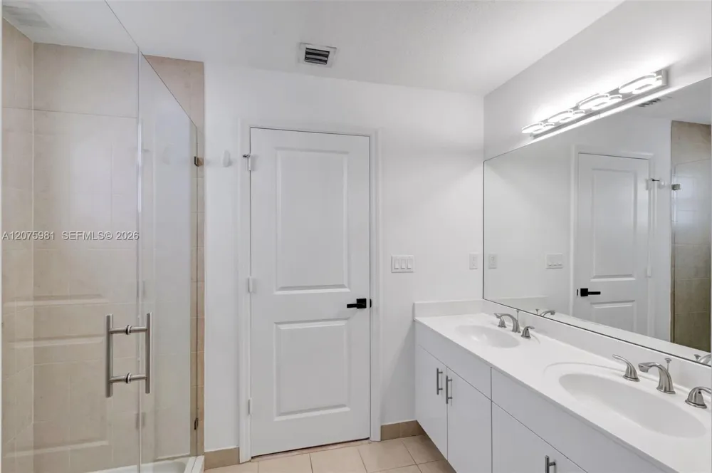 465 NE 194th Ter #465 Miami, FL 33179