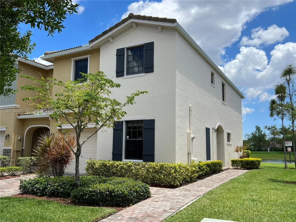 465 NE 194th Ter #465 Miami, FL 33179