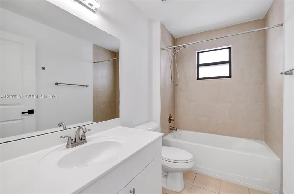 465 NE 194th Ter #465 Miami, FL 33179