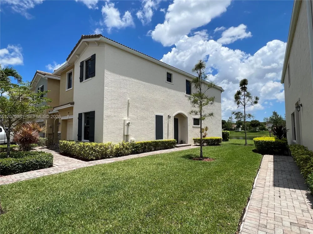 465 NE 194th Ter #465 Miami, FL 33179
