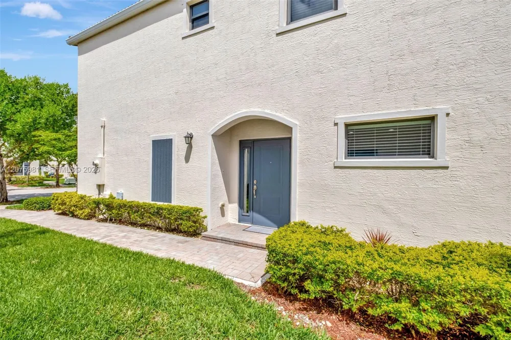 465 NE 194th Ter #465 Miami, FL 33179