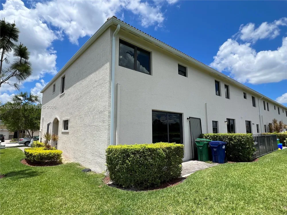 465 NE 194th Ter #465 Miami, FL 33179
