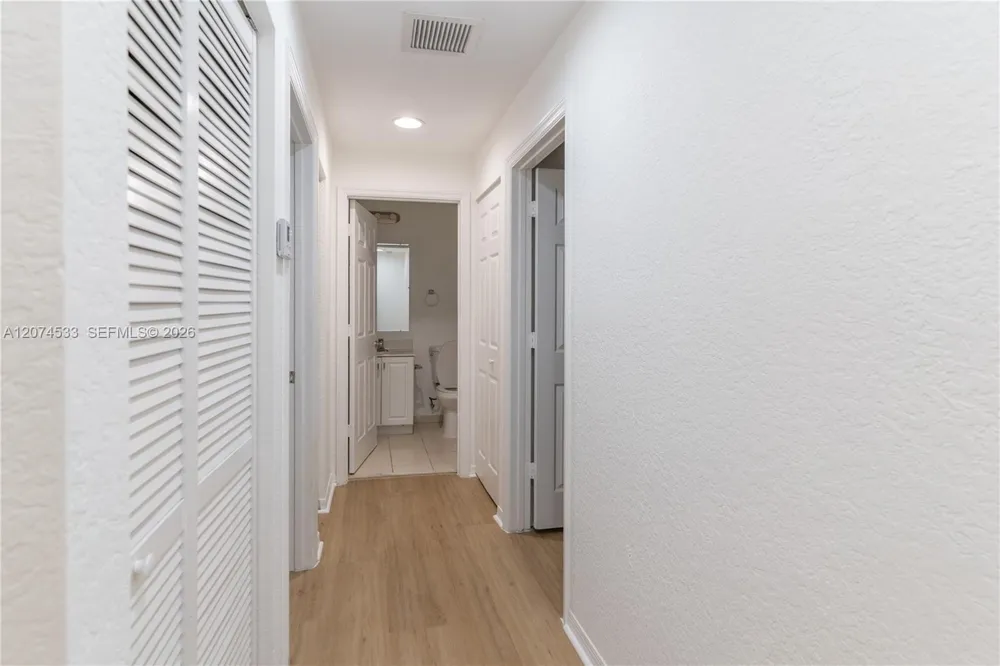 6061 SW 19th Ct North Lauderdale, FL 33068