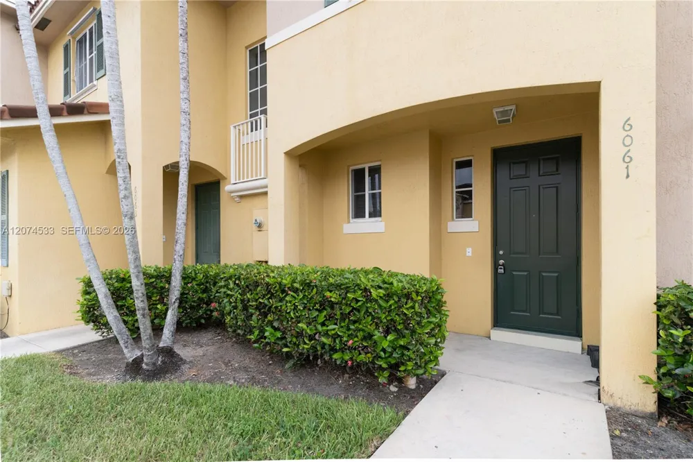 6061 SW 19th Ct North Lauderdale, FL 33068