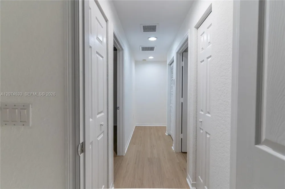 6061 SW 19th Ct North Lauderdale, FL 33068
