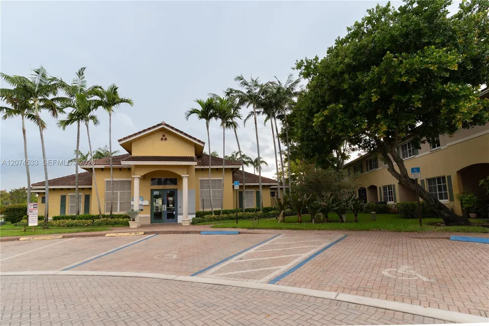 6061 SW 19th Ct North Lauderdale, FL 33068