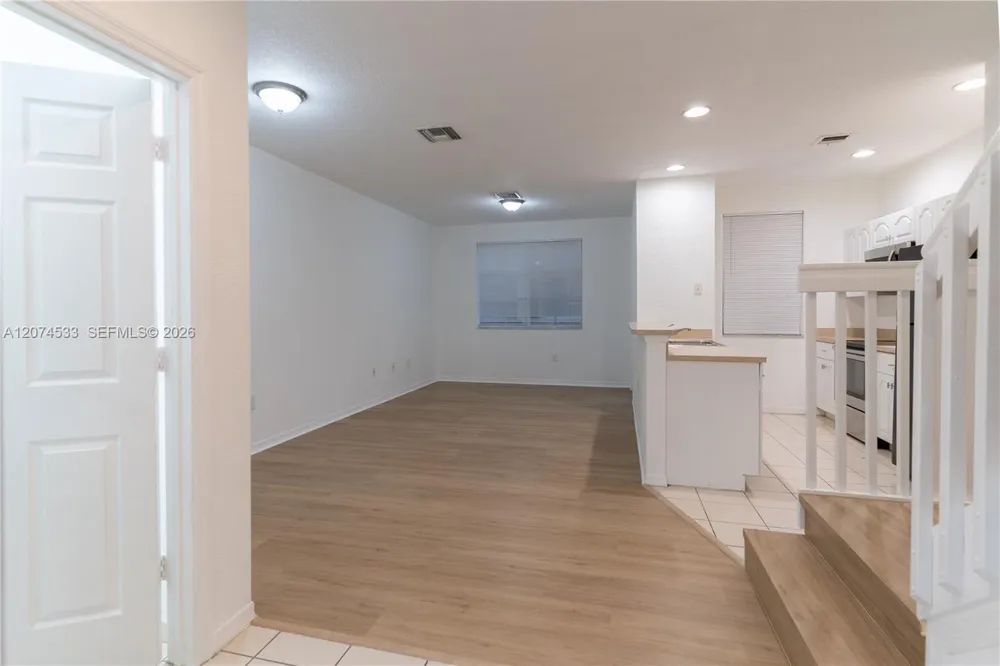 6061 SW 19th Ct North Lauderdale, FL 33068