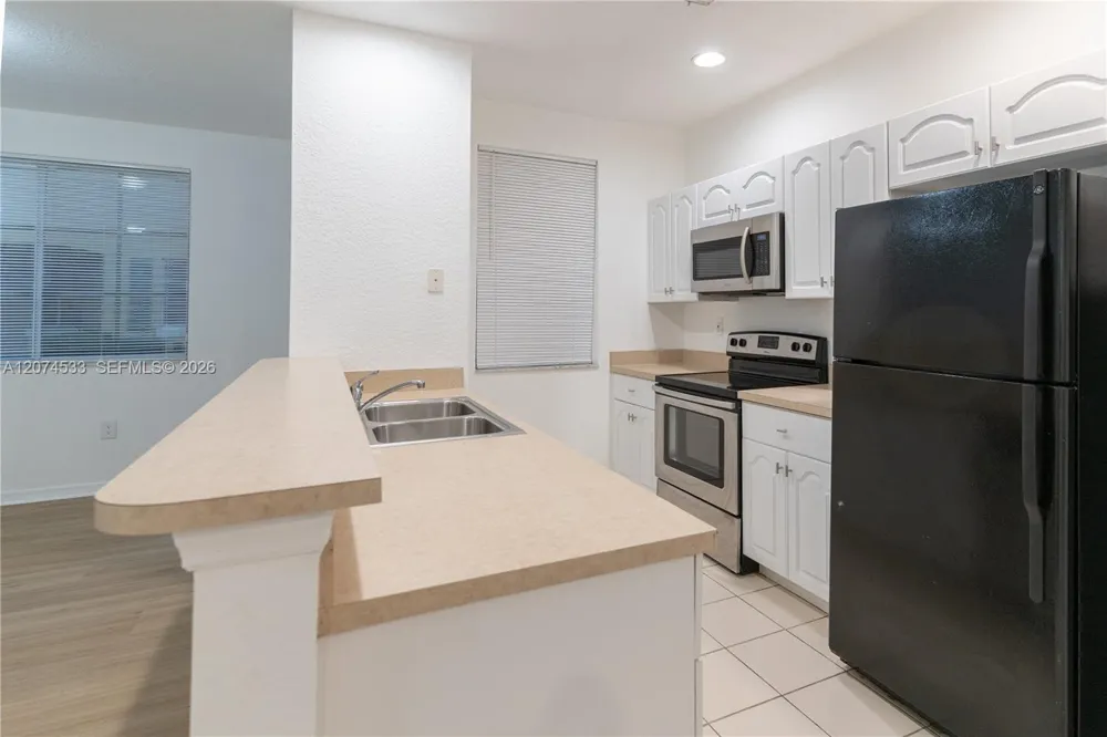6061 SW 19th Ct North Lauderdale, FL 33068