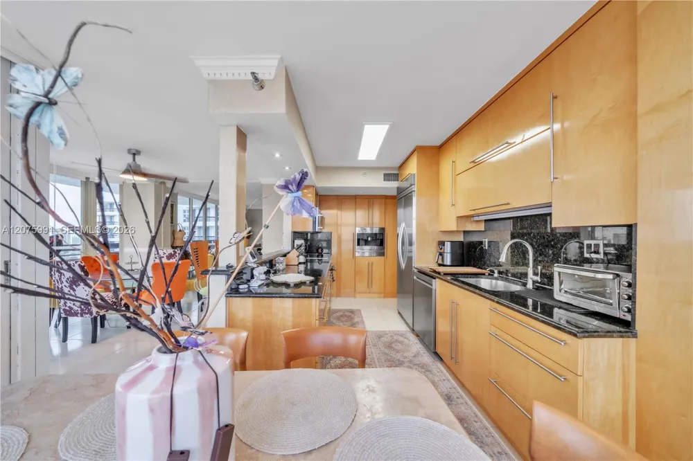 3530 Mystic Pointe Dr #3210 Aventura, FL 33180