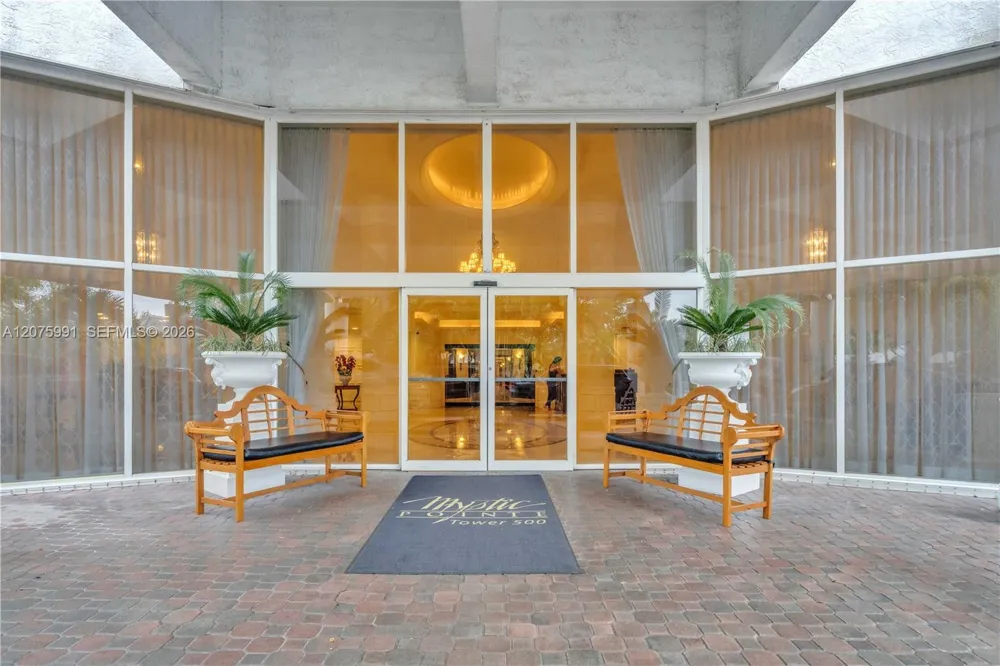 3530 Mystic Pointe Dr #3210 Aventura, FL 33180