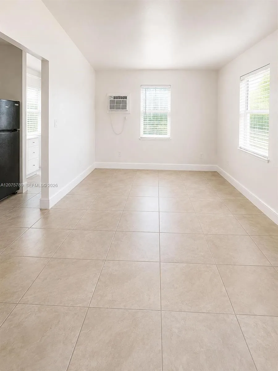 633 Mokena Dr #1 Miami Springs, FL 33166
