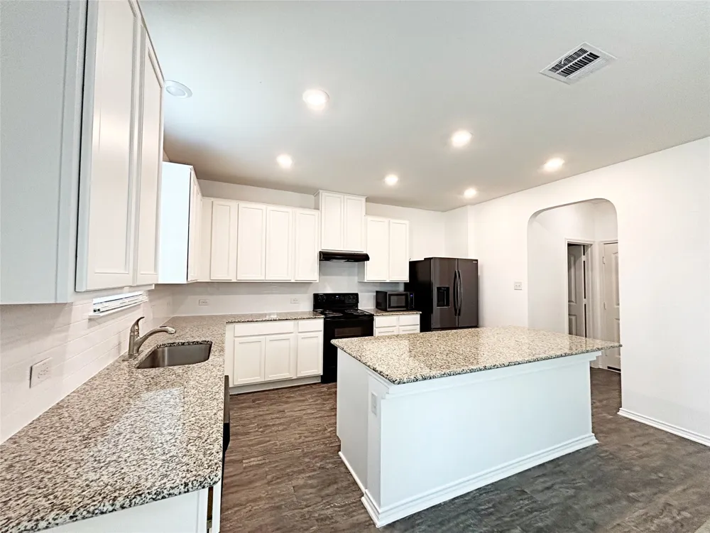 1720 Foxglove Circle Lockhart, TX 78644