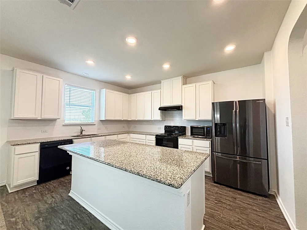 1720 Foxglove Circle Lockhart, TX 78644