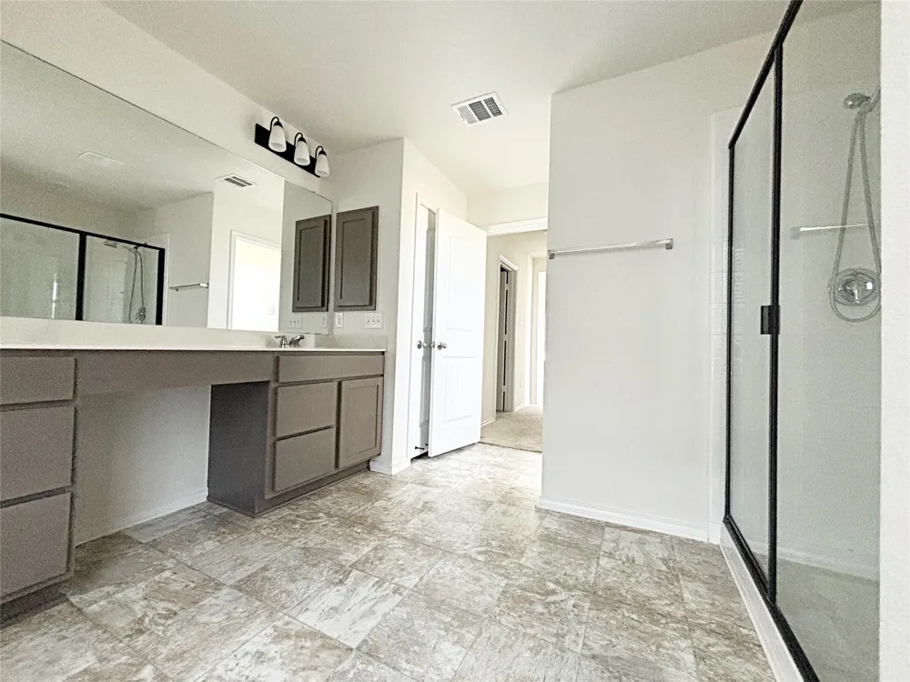 1720 Foxglove Circle Lockhart, TX 78644