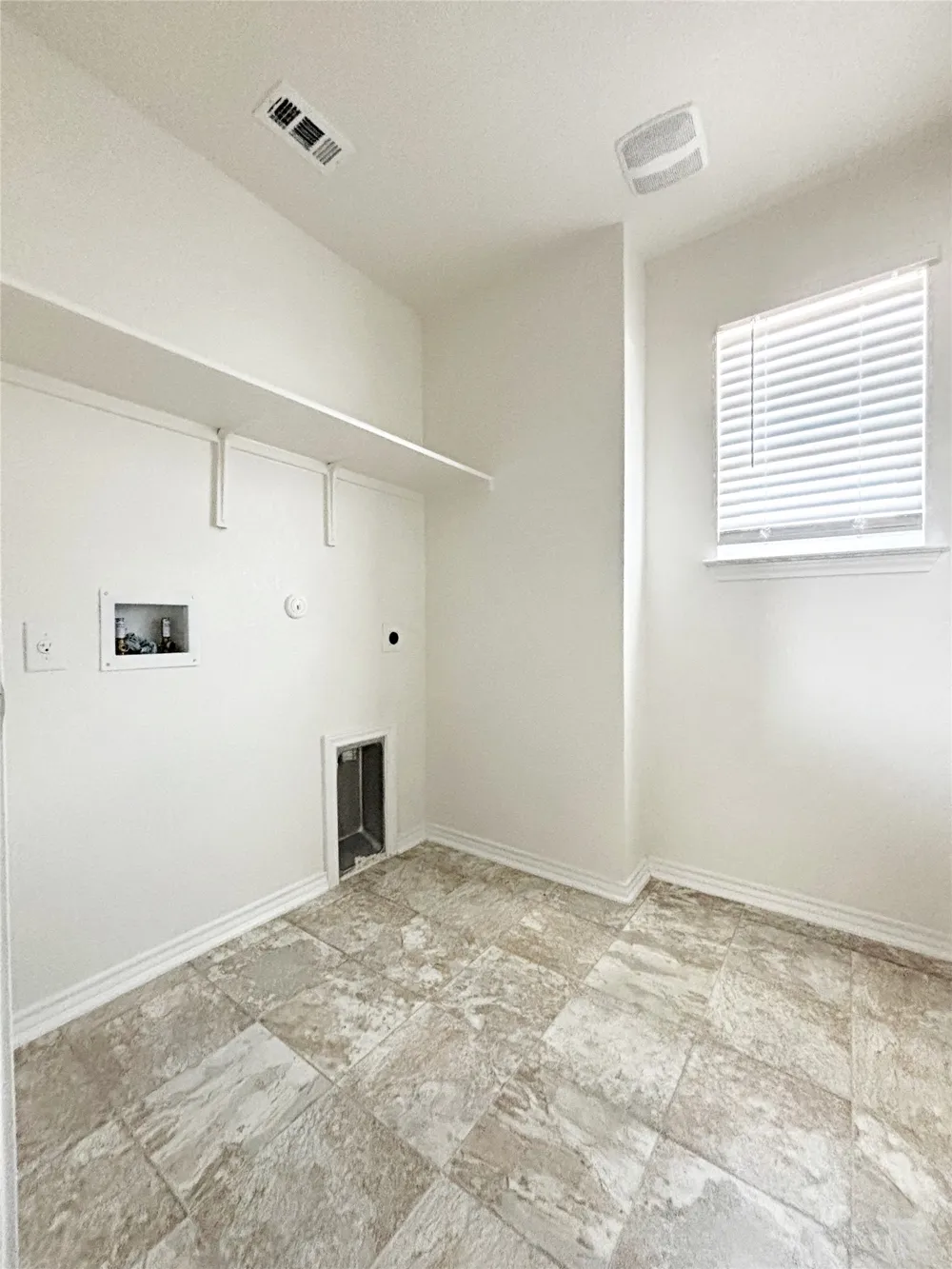 1720 Foxglove Circle Lockhart, TX 78644