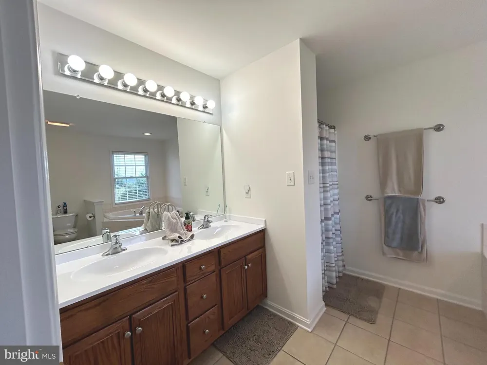 145 SUNRISE DRIVE Clayton, DE 19938
