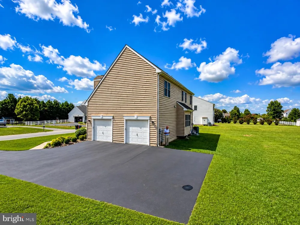 145 SUNRISE DRIVE Clayton, DE 19938
