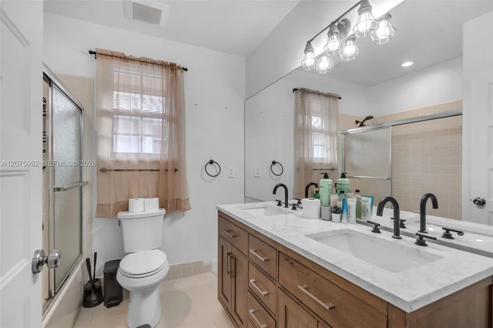 11834 Highland Pl Coral Springs, FL 33071
