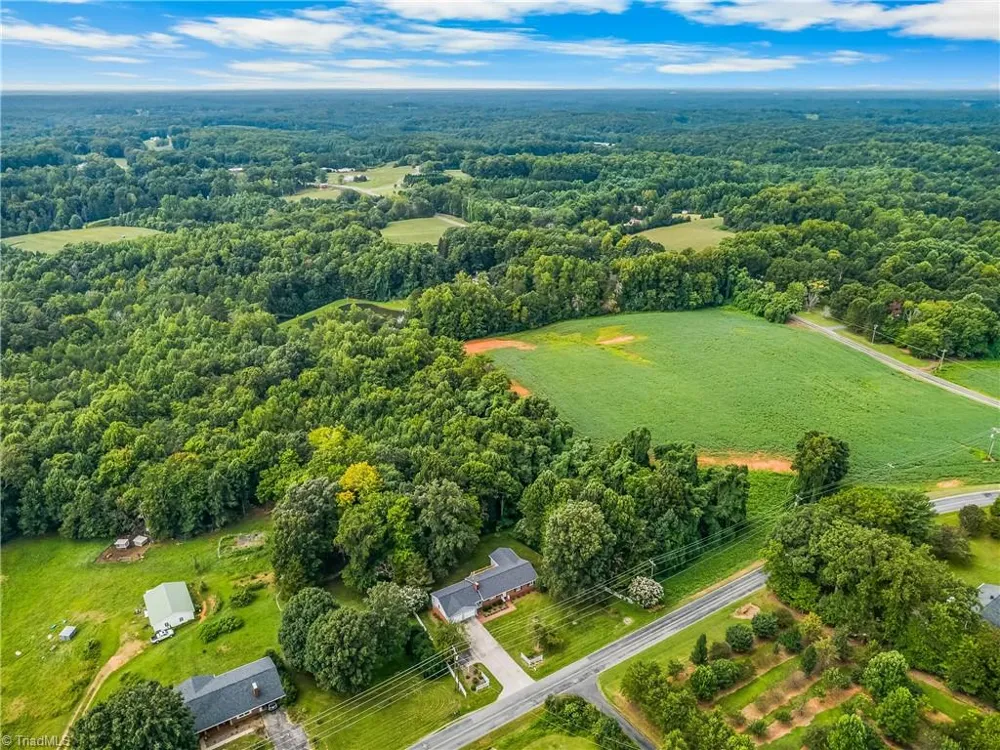 3748 Prides Road East Bend, NC 27018