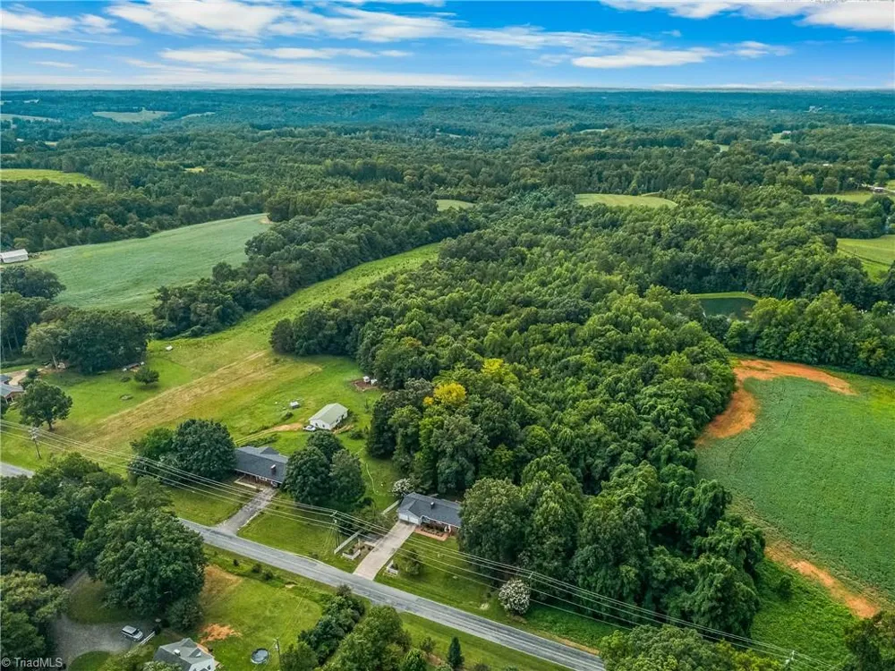 3748 Prides Road East Bend, NC 27018