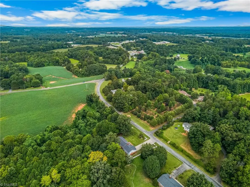 3748 Prides Road East Bend, NC 27018