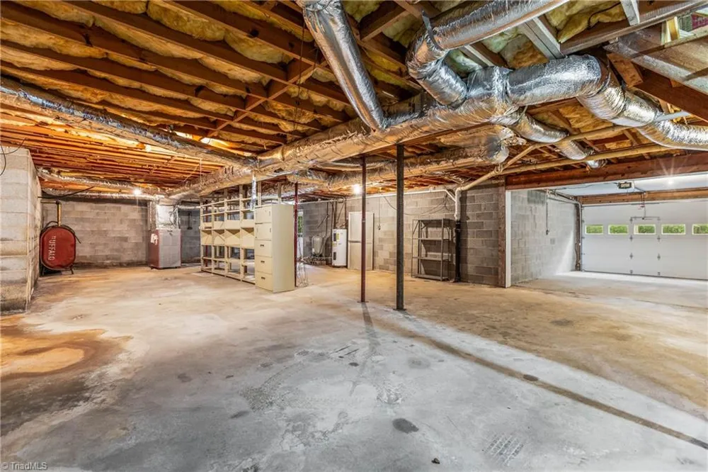 3748 Prides Road East Bend, NC 27018