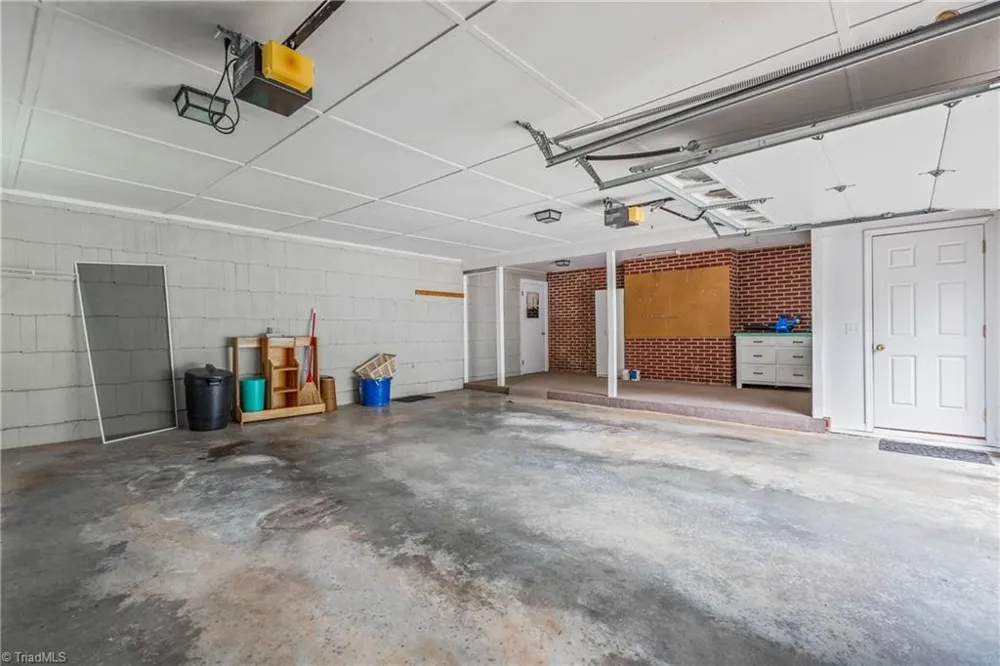 3748 Prides Road East Bend, NC 27018