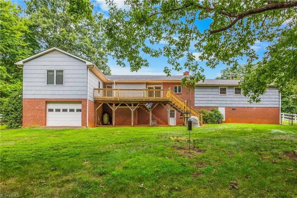 3748 Prides Road East Bend, NC 27018