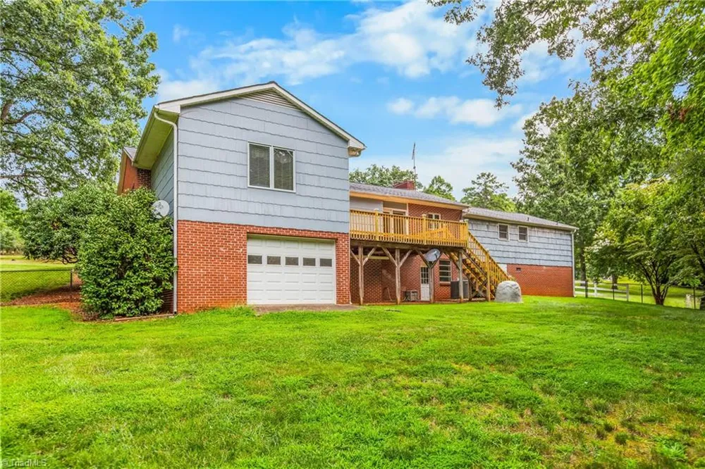 3748 Prides Road East Bend, NC 27018