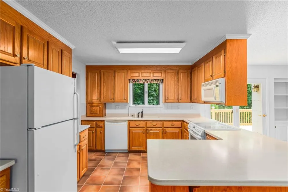 3748 Prides Road East Bend, NC 27018