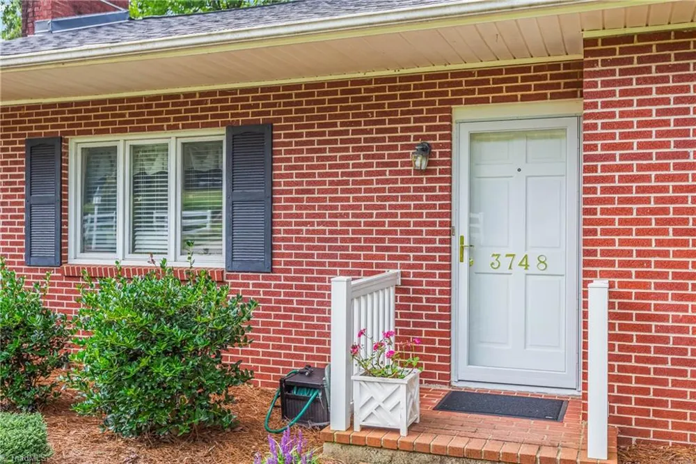 3748 Prides Road East Bend, NC 27018