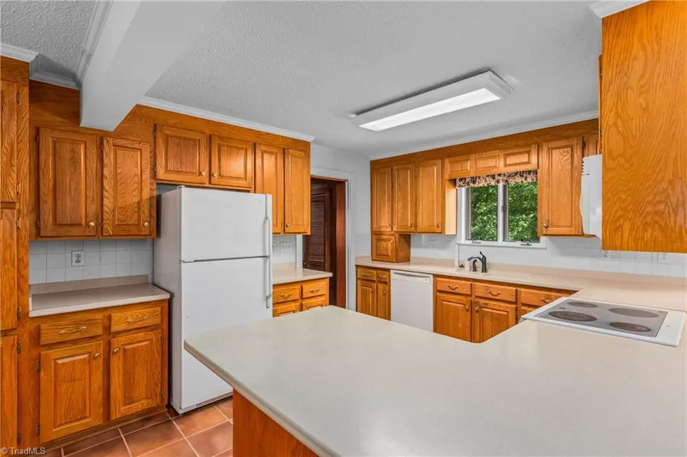 3748 Prides Road East Bend, NC 27018